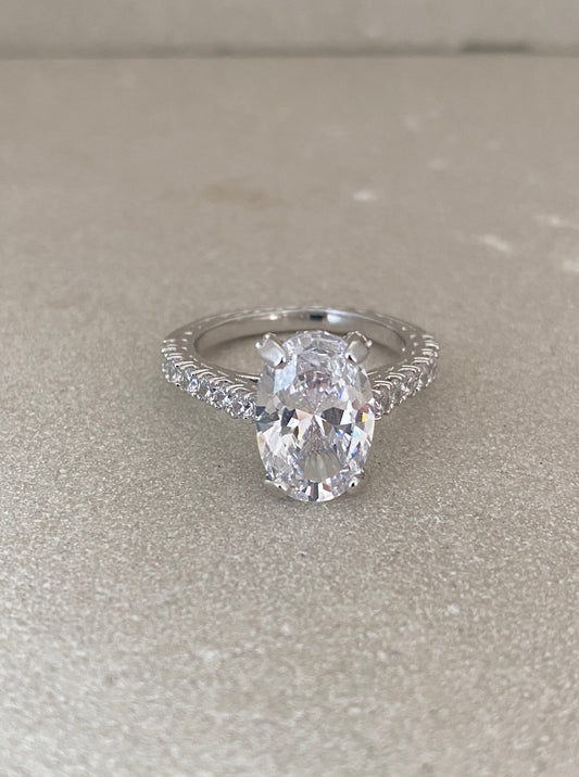 Oval Muse Ring