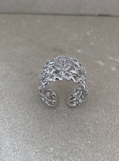 Trinova Ring