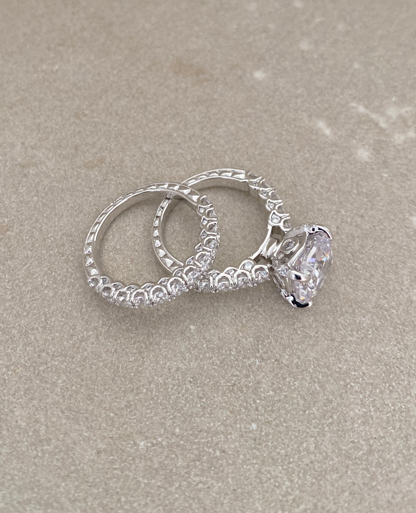 Averra Ring