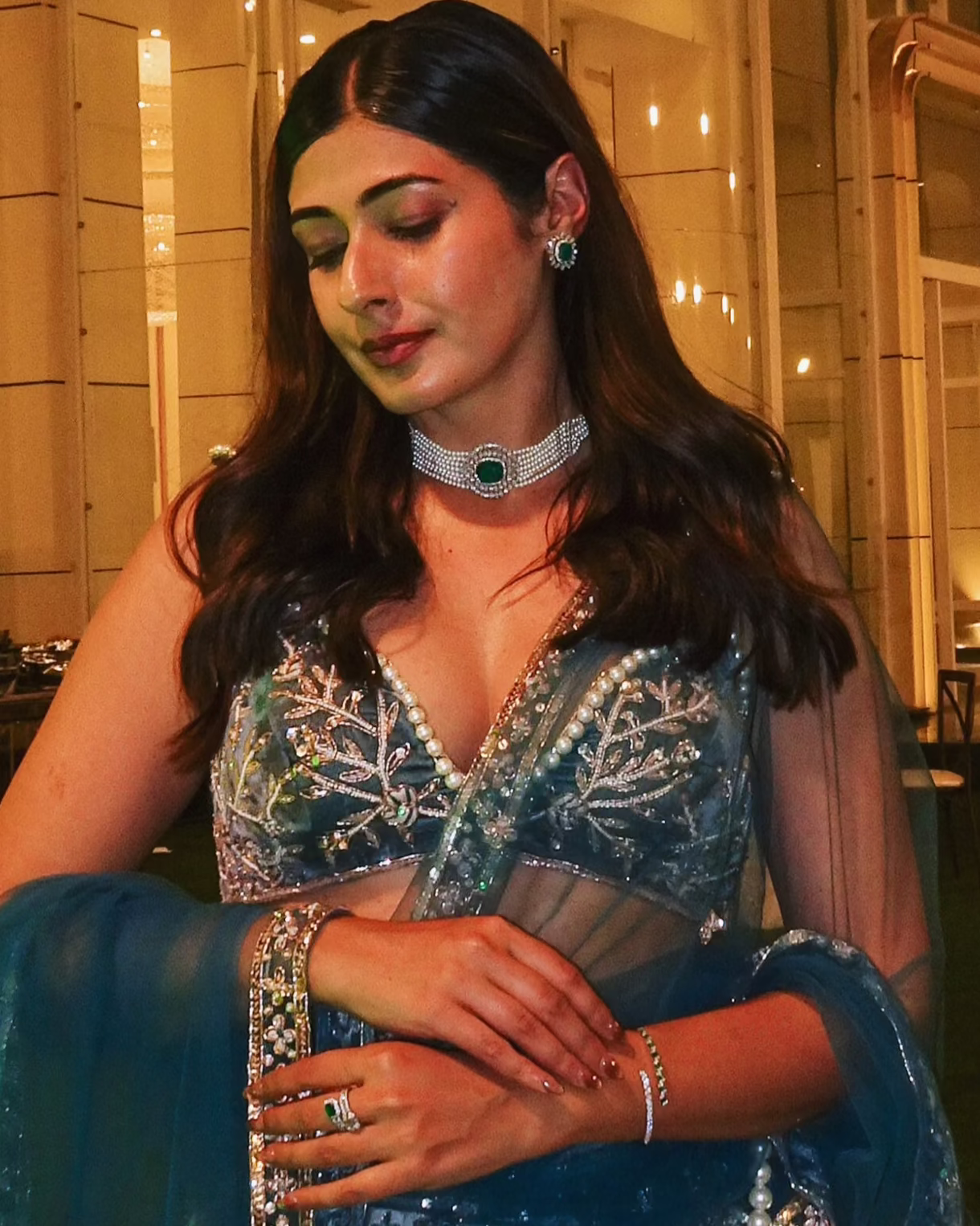 Soundarya Thakur in Omera Choker Set