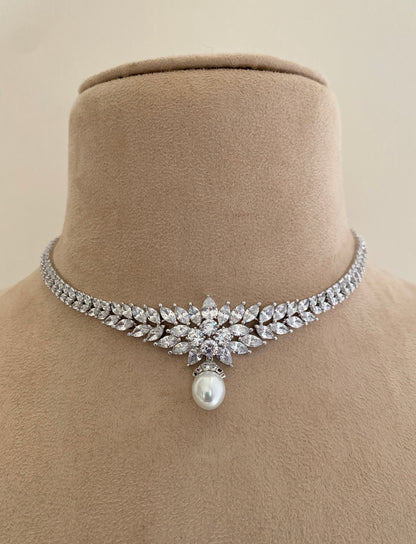 Elure Necklace Set