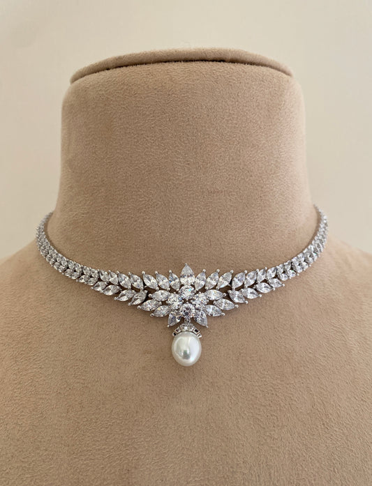 Elure Necklace Set
