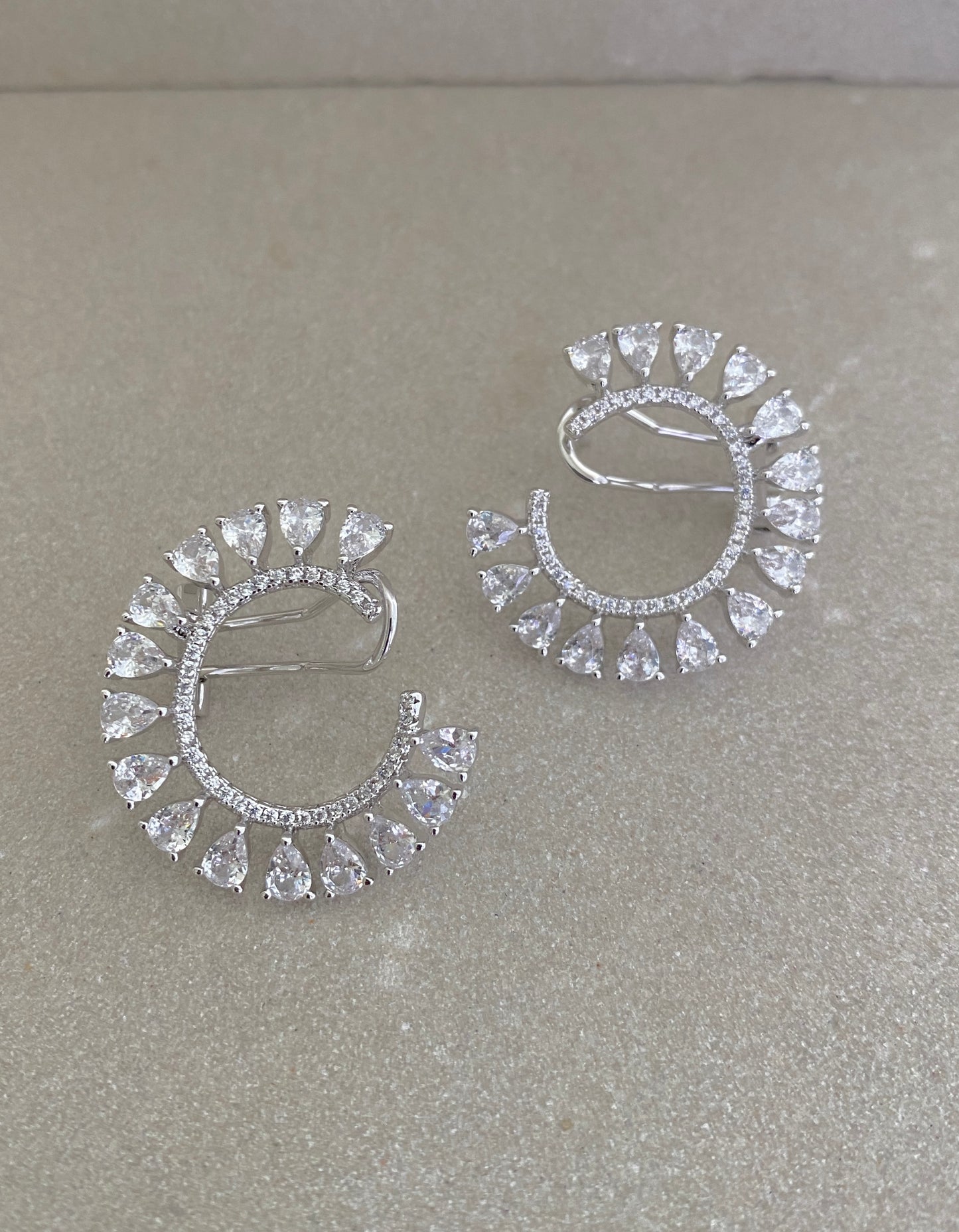 Ciraya Studs
