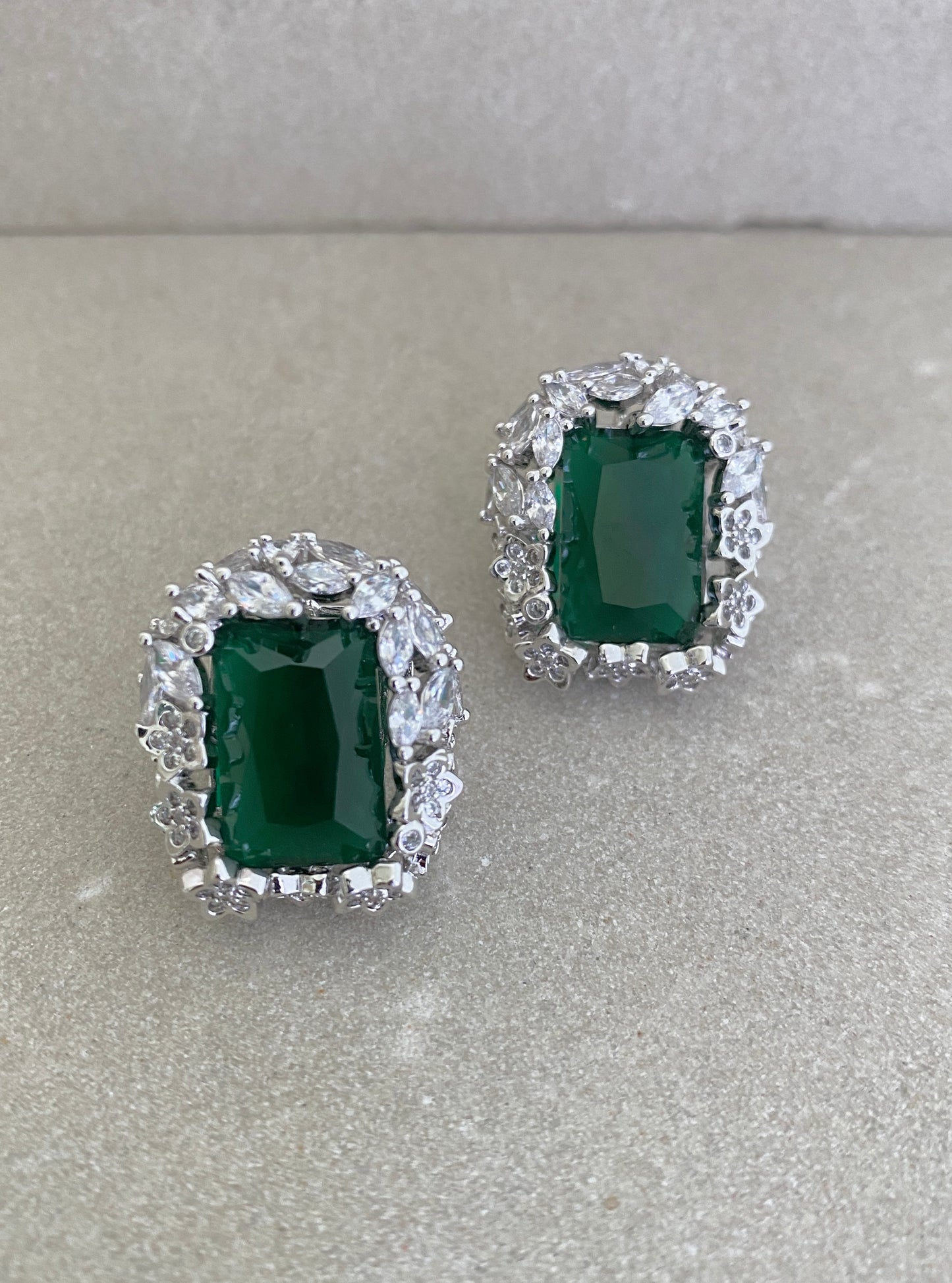 Gemvault Studs