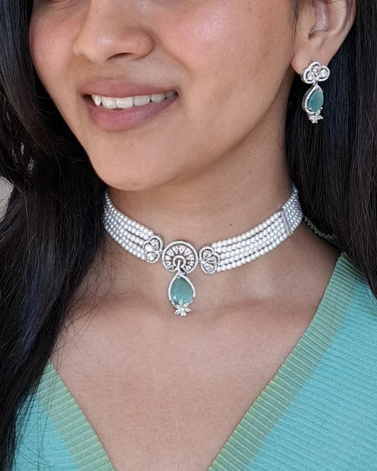 Pear Aura Choker Set
