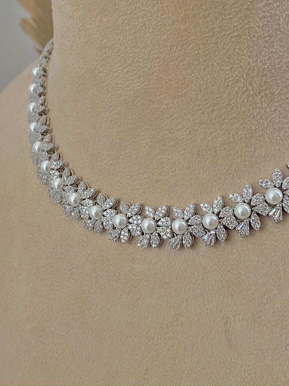 Essence Necklace Set