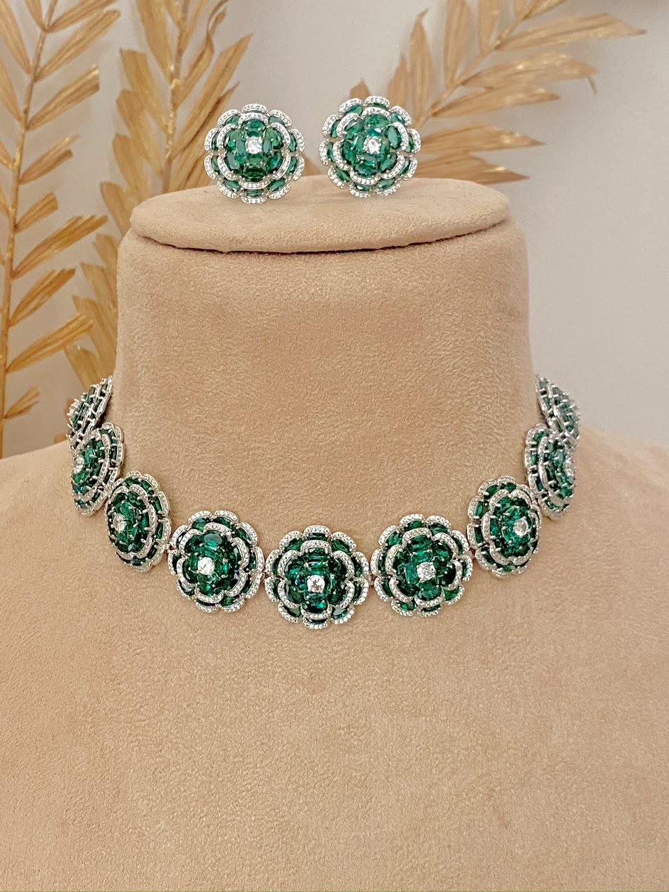 Halo Bloom Necklace Set