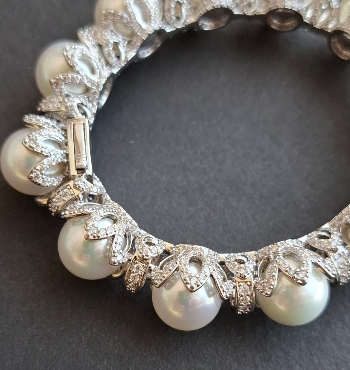 Pearl Majesty Bracelet Cuff