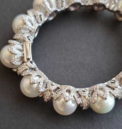 Pearl Majesty Bracelet Cuff