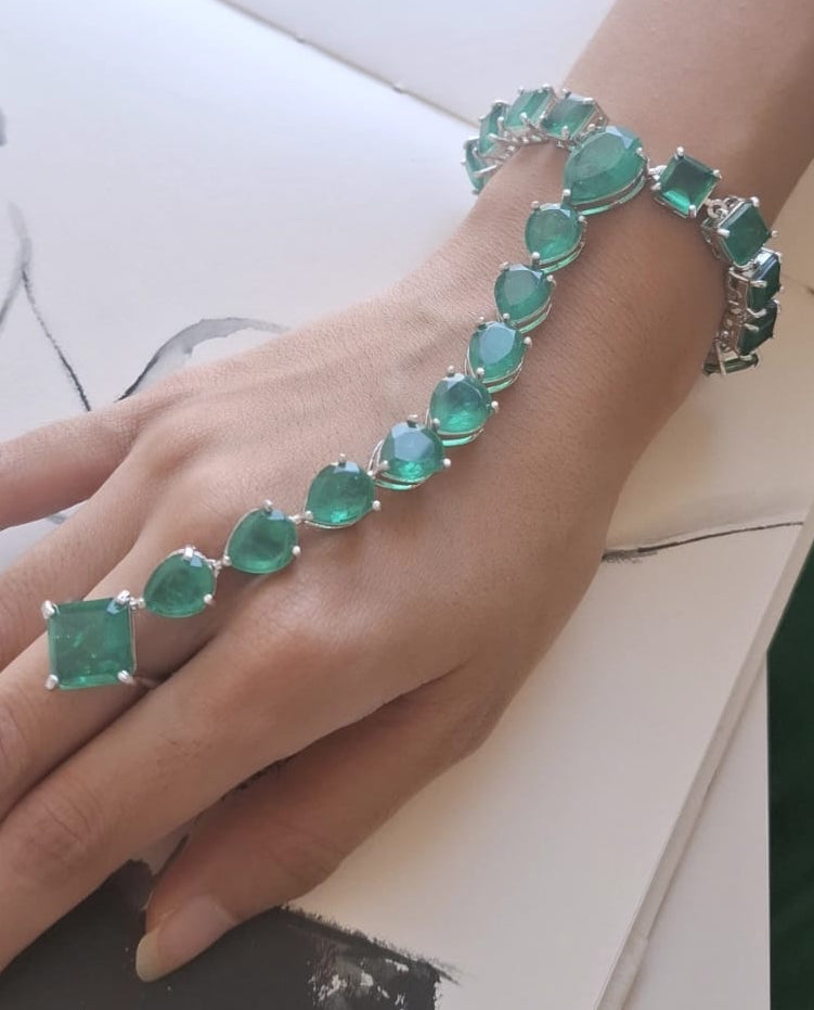Emerald Aura Hathphool