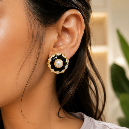 Rosé Daisy Studs
